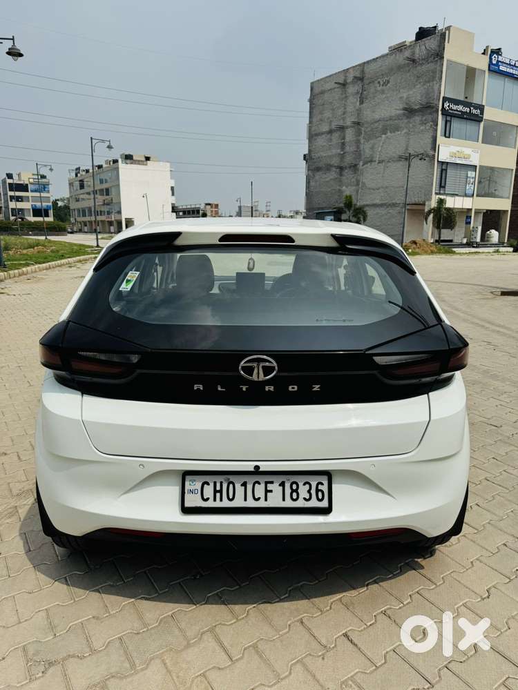 Tata Altroz 1.2 Xe, 2021, Petrol