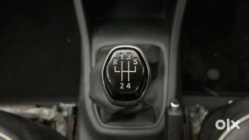 Renault Triber Rxz, 2022, Petrol