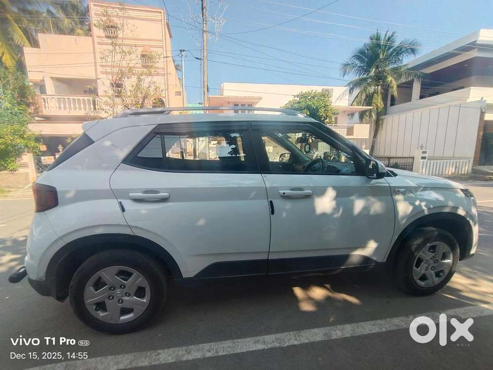 Hyundai Venue 2021 Petrol Well Maintained