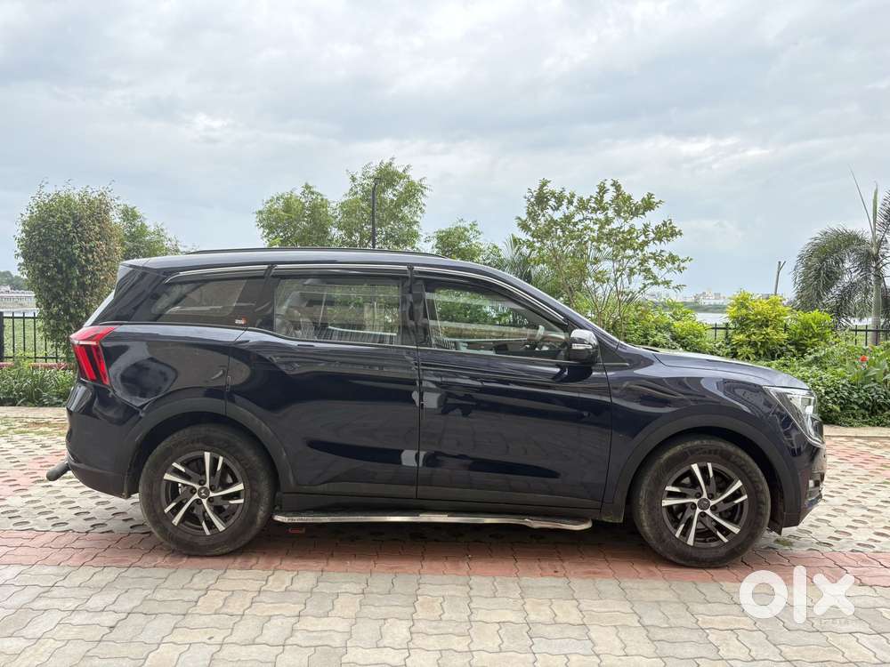 Mahindra Xuv700 2.0 Ax 5 Petrol Mt 7 Str, 2022, Petrol