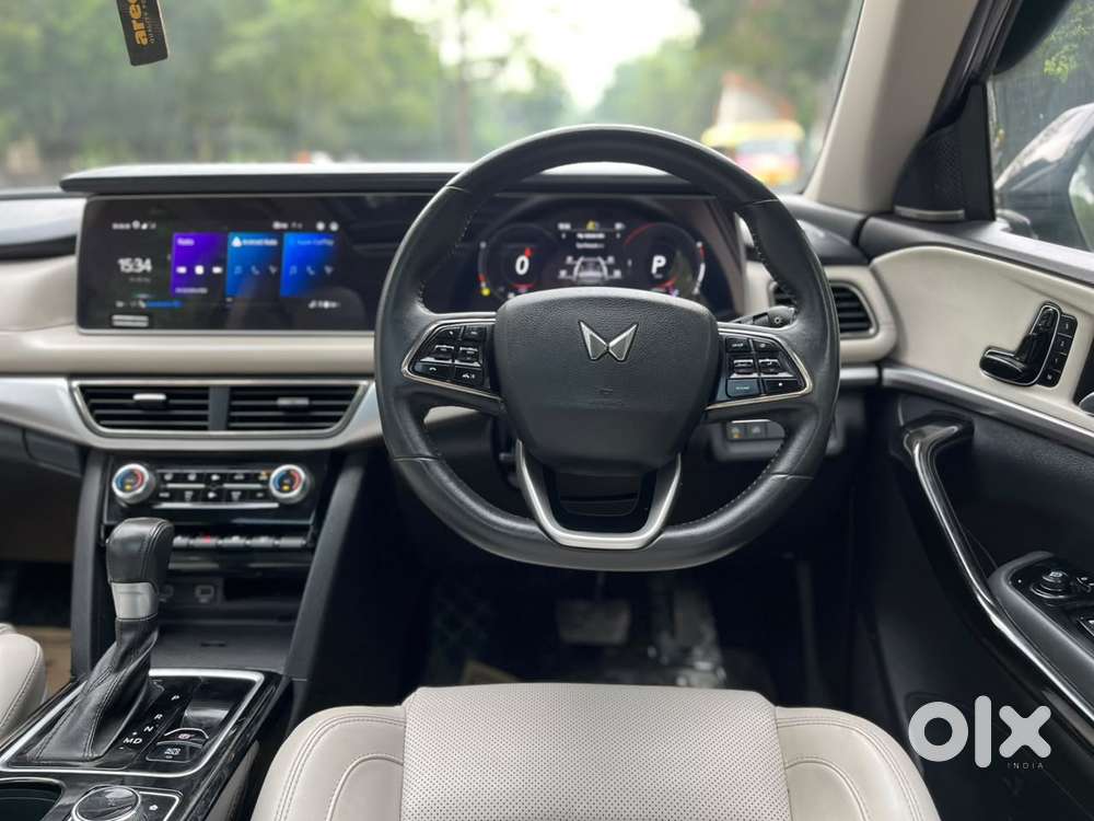 Mahindra Xuv700 2.0 Ax 7 Petrol At Luxury Pack Str, 2024, Petrol