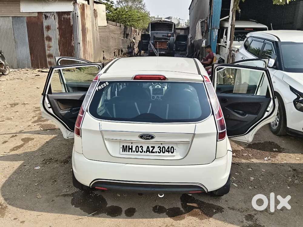 Ford Figo Diesel 2011 New Tyre, New Battery Well Maintain Family Car