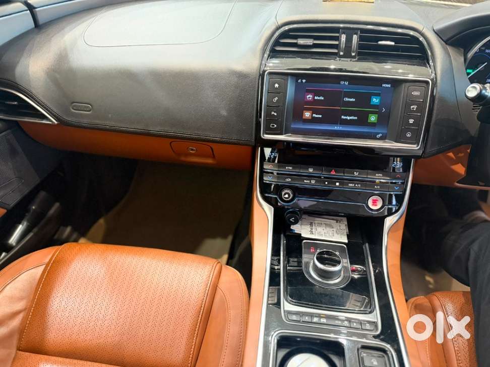 Jaguar Xe Portfolio, 2018, Diesel