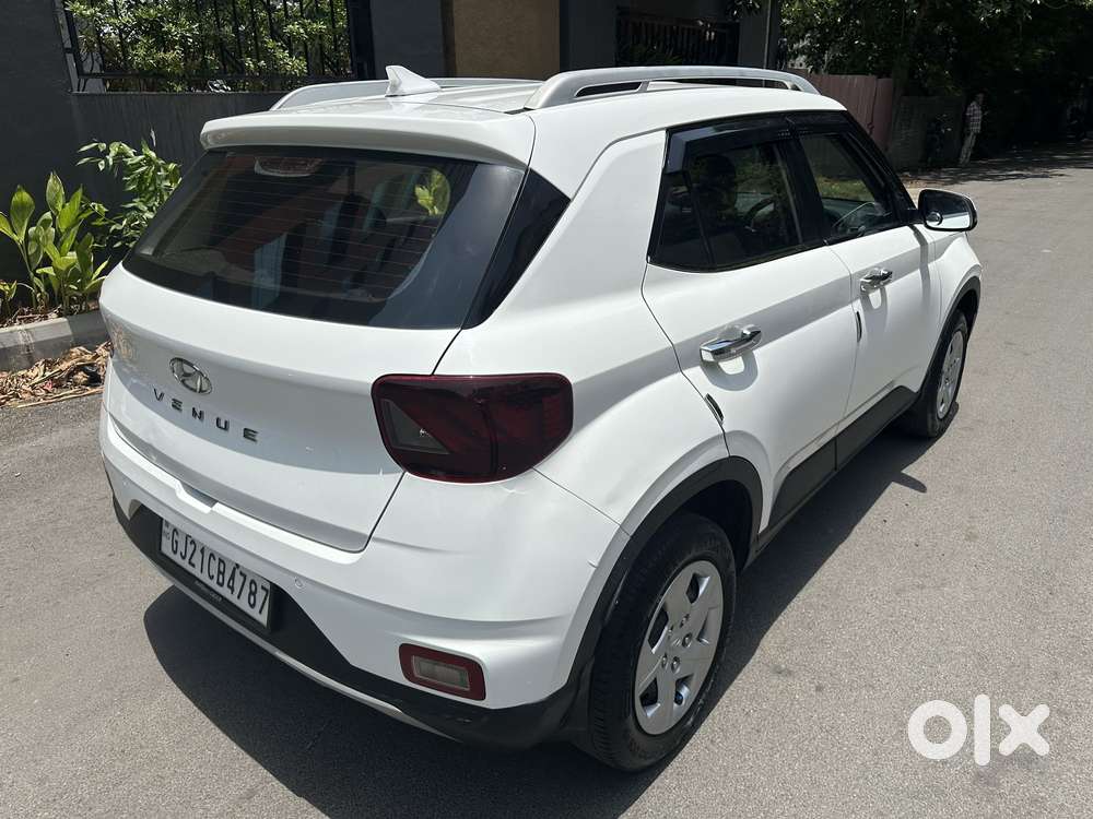 Hyundai Venue 1.2 S Plus, 2020, Petrol