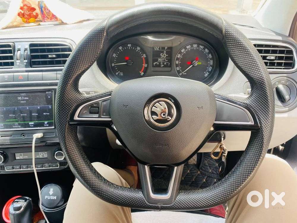 Skoda Rapid 1.0 Ambition Tsi At, 2022, Petrol
