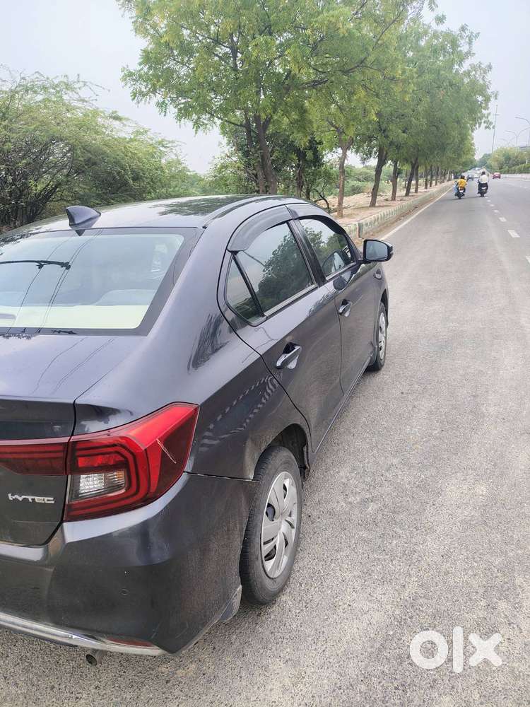 Honda Amaze 2024 Petrol Well Maintained