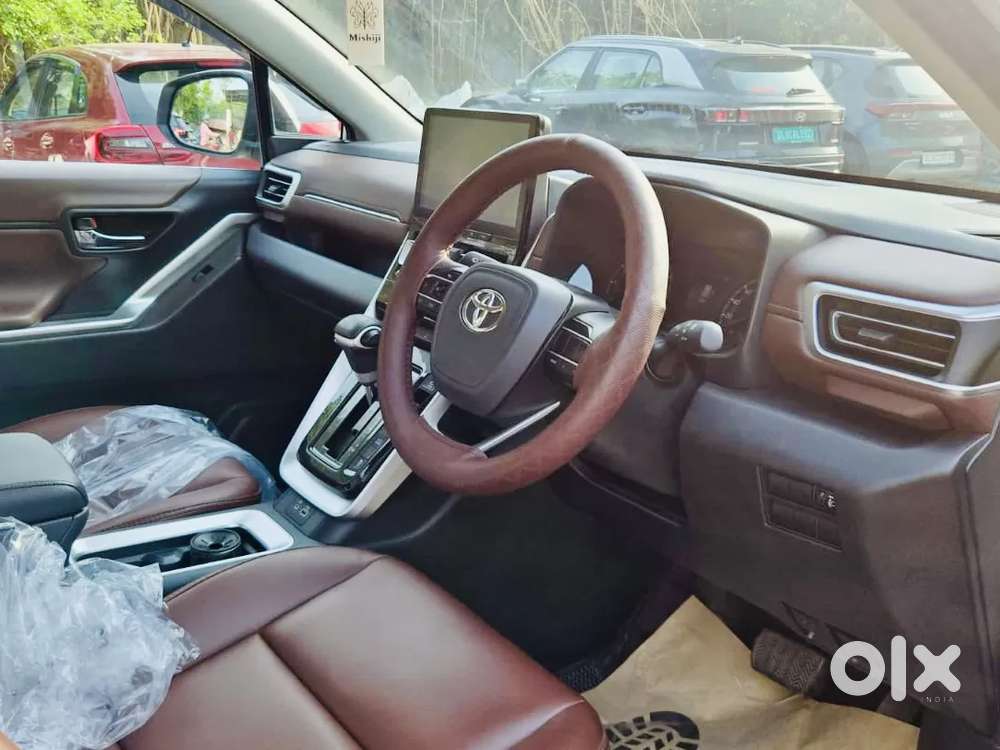 Toyota Innova Hycross, 2026, Petrol