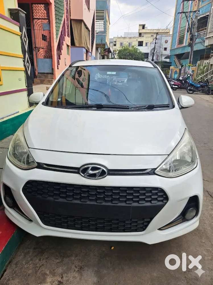 Hyundai Grand I10 2017 Top Variant Well Maintained & Driven Less