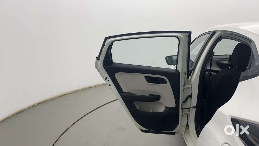 Tata Altroz 1.5 Xm Plus Diesel, 2022, Diesel