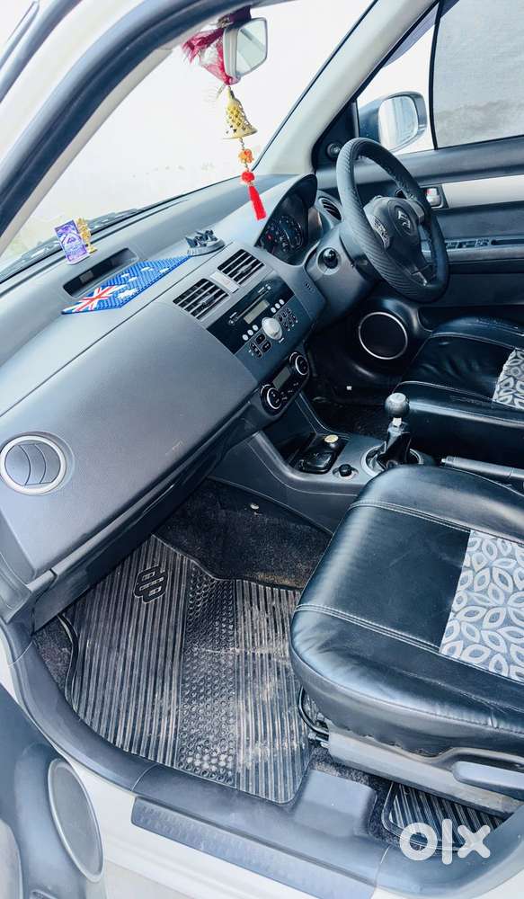 Maruti Suzuki Swift 2018 Zxi Plus, 2011, Petrol