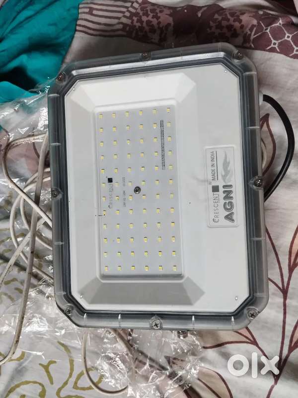 AGNI Flood Light Comes With Aluminium die-cast housing with IP66