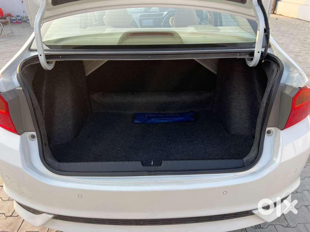 Honda City 1.5 V 5th Gen I-vtec Mt, 2022, Petrol