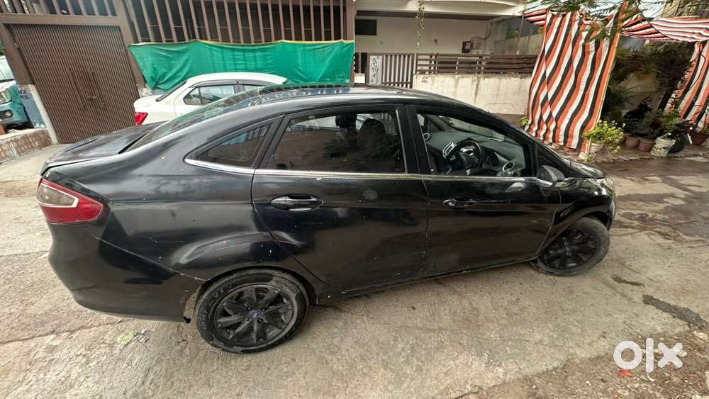 Ford Fiesta 1.5 Titanium 2012 Black Color Alloy Wheels Good Condition