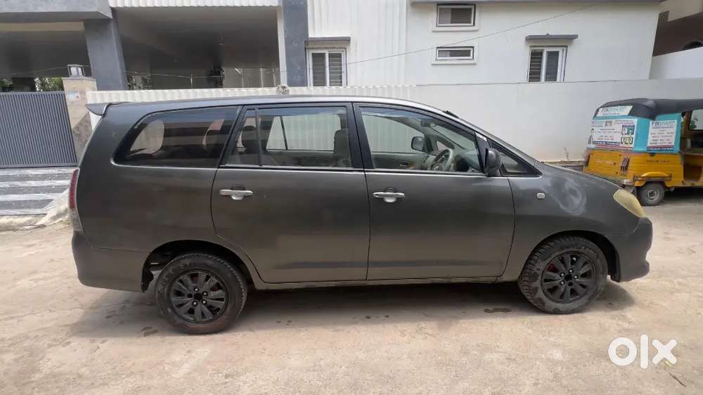 Toyota Innova Diesel 2011