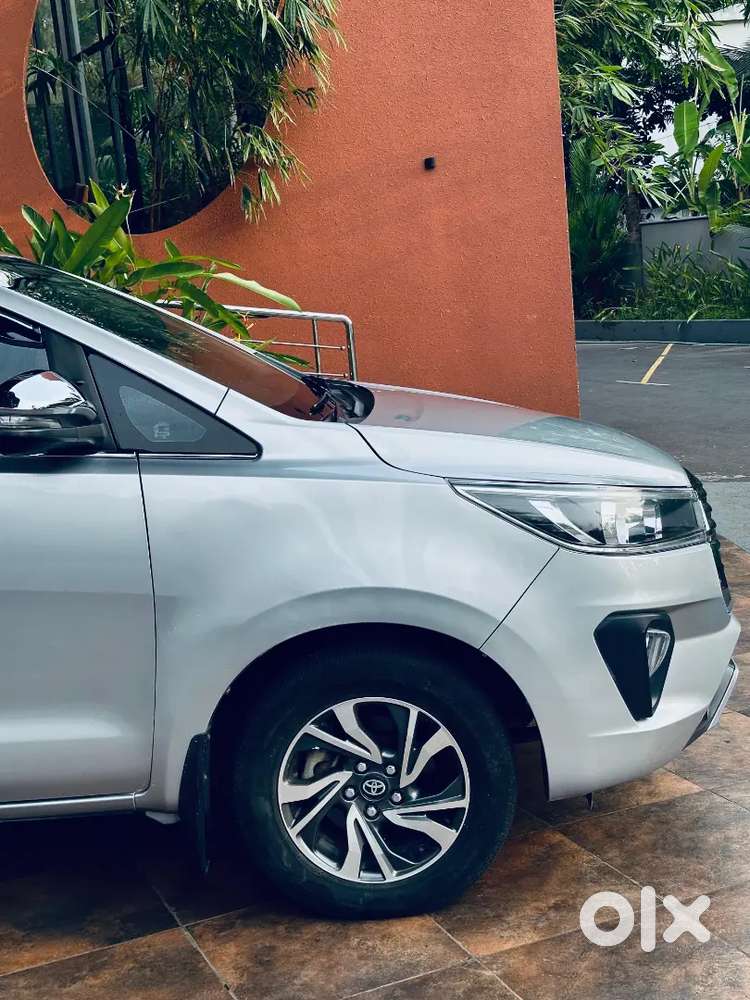 2022 Crysta Single Ownership 2lakh Kilometers