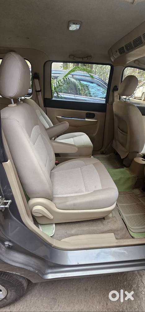 Enjoy 7 Seater Cng Car