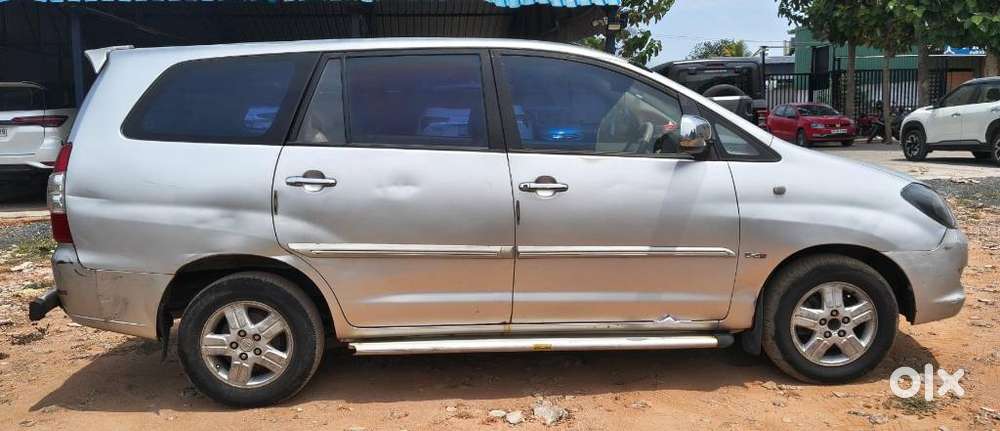 Toyota Innova 2.5 V Diesel 8-seater, 2008, Diesel