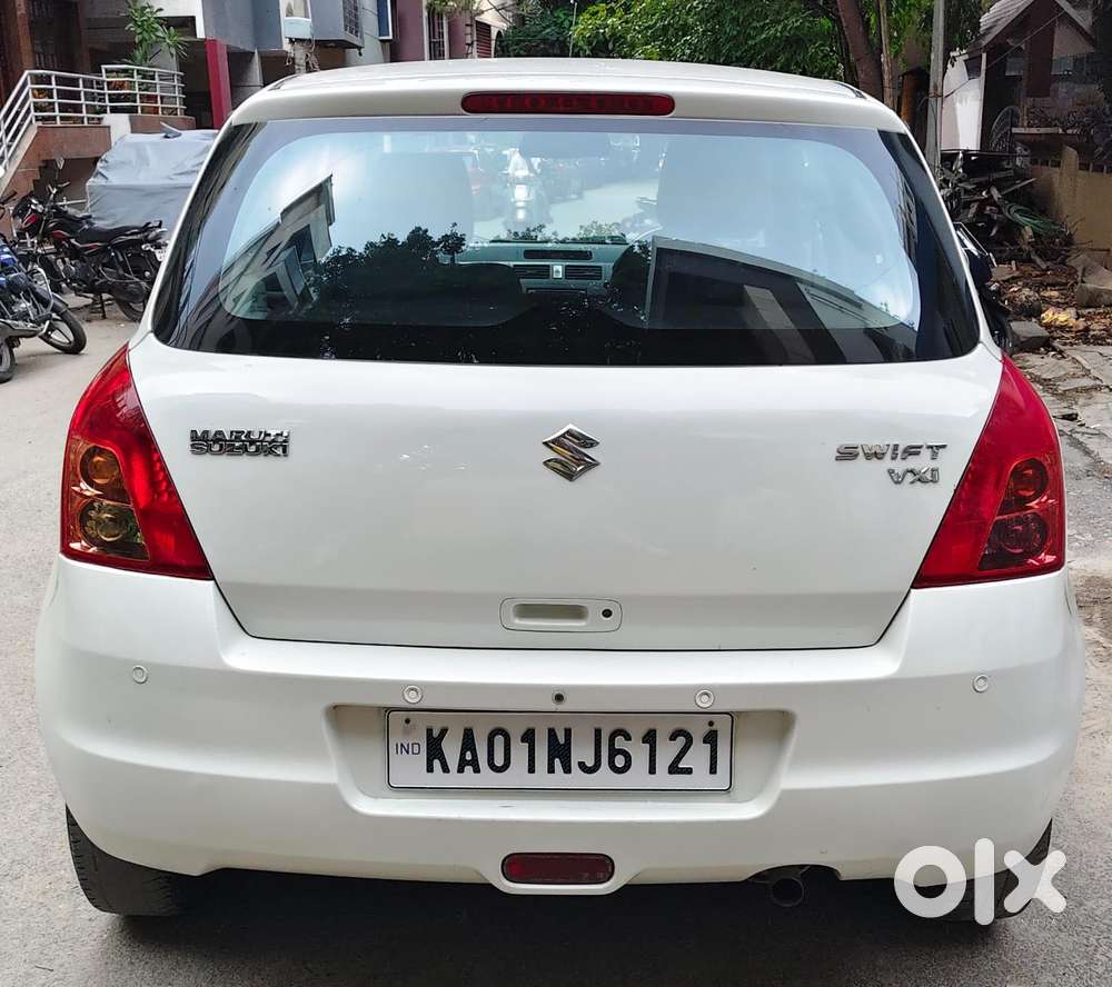 Maruti Suzuki Swift Vxi Bsiii, 2011, Petrol