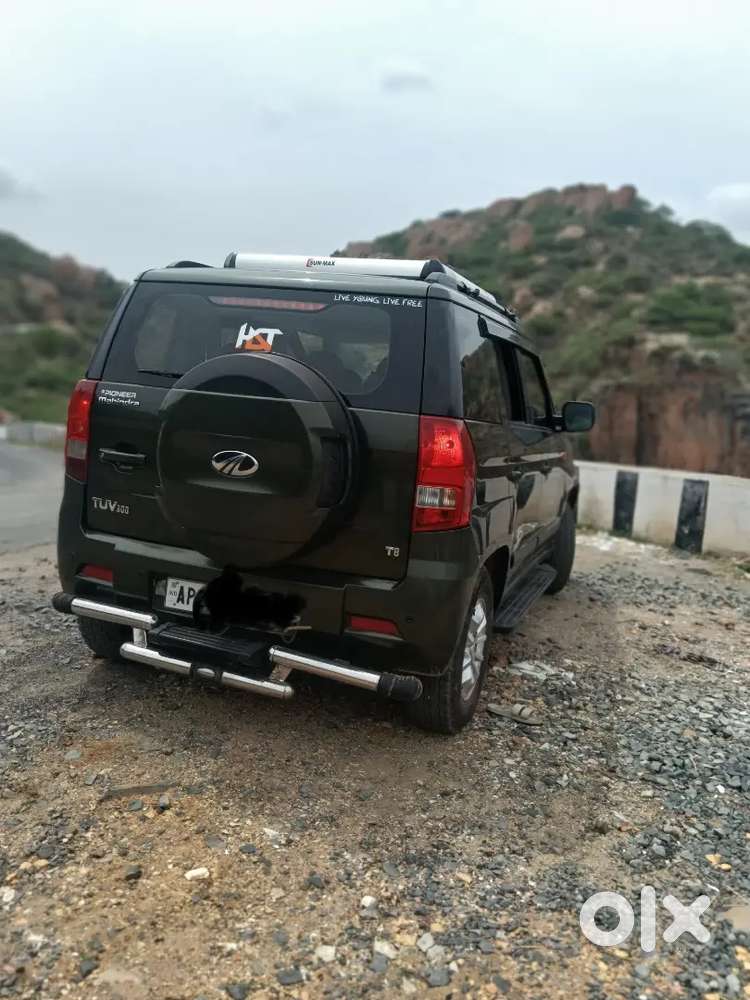 Mahindra Tuv 300 2017