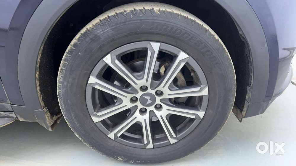 Mahindra Xuv700 2.2 Ax 7 Diesel At Str, 2023, Diesel
