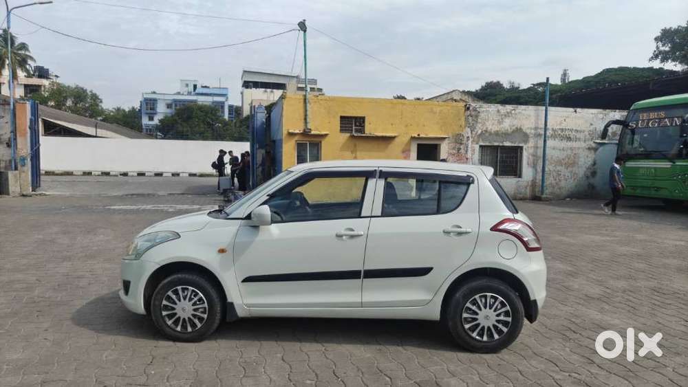 Maruti Suzuki Swift VXi + Manual, 2015, Petrol