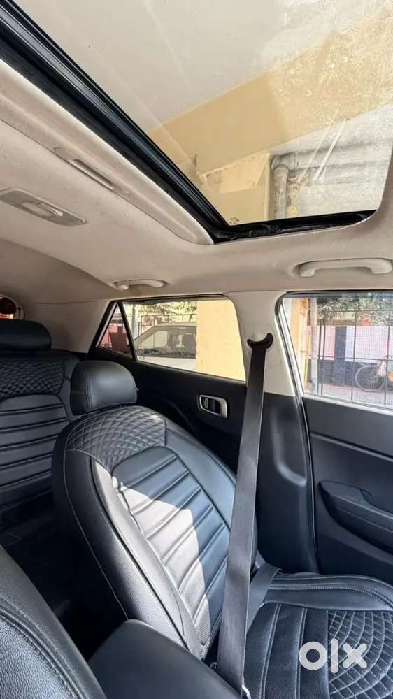 Hyundai Venue 6 Petrol Well Maintained