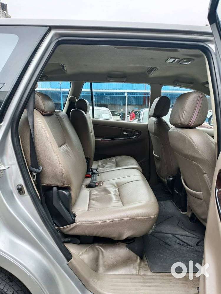 Toyota Innova 2.5 V 8 Str, 2015, Diesel