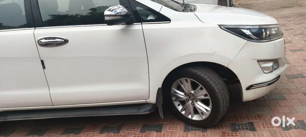 Innova Crysta 2.4 Z