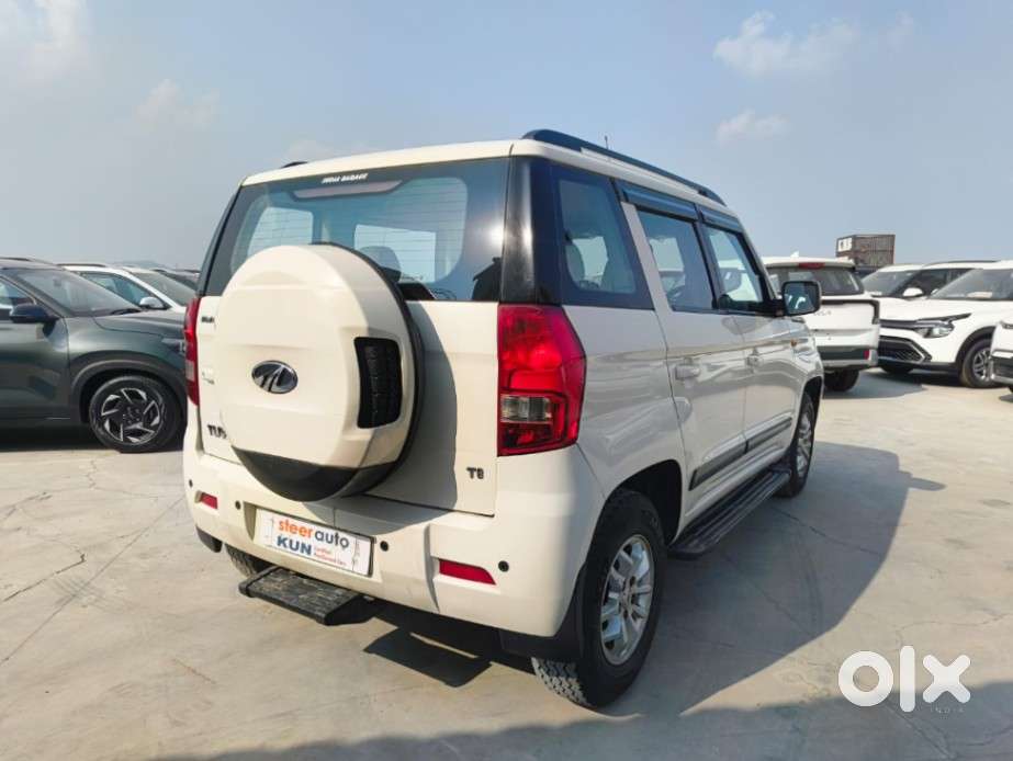 Mahindra Tuv 300 T8, 2016, Petrol