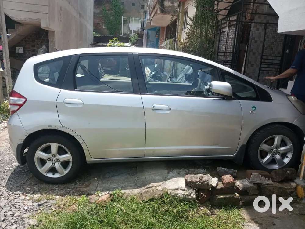 Honda Jazz 2010 Cng & Hybrids 75000 Km Driven All Documents Completed
