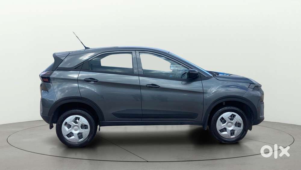 Tata Nexon Smart Plus S 1.2 Revotron Petrol 5 Mt, 2025, Petrol