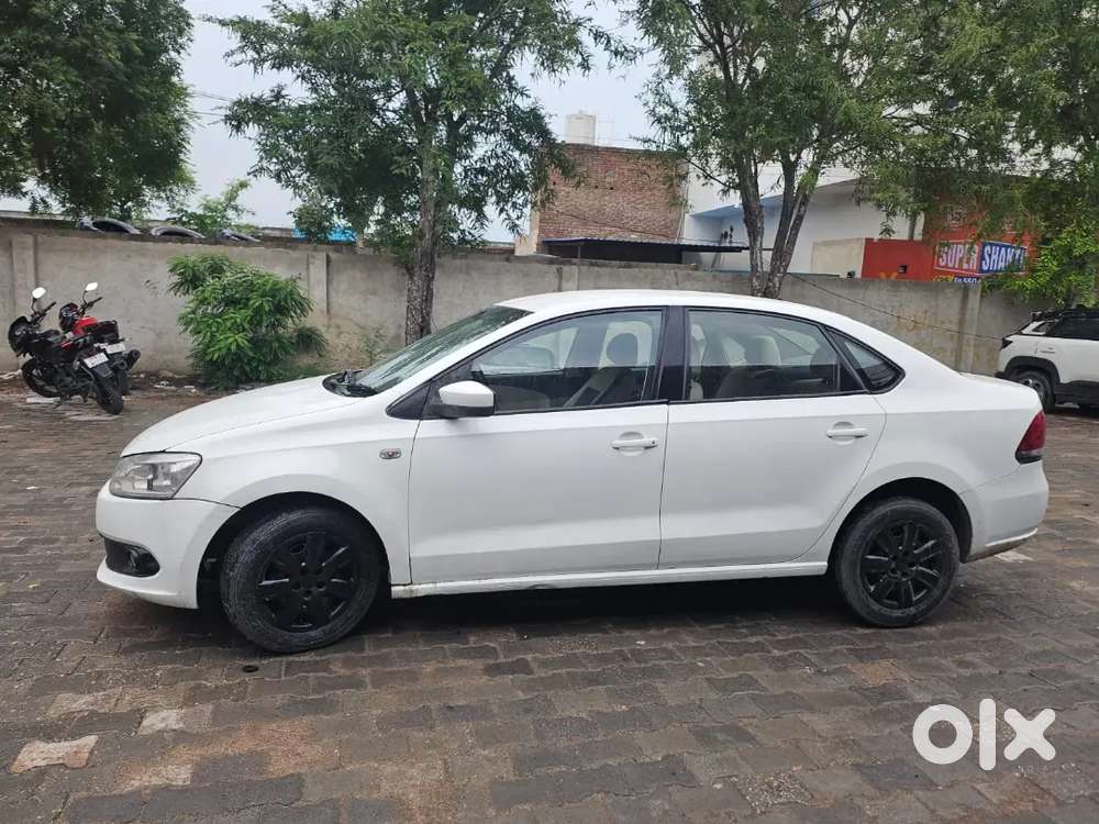 Volkswagen Vento 2013 Petrol 90000 Km Driven