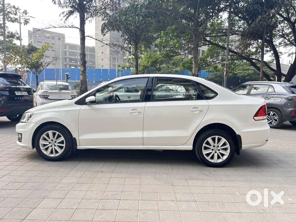 Volkswagen Vento 1.2 Highline Plus At 16 Alloy, 2017, Petrol