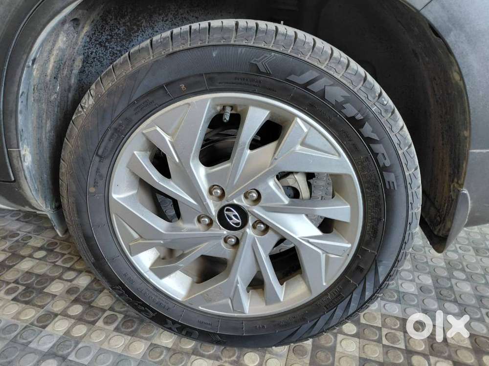 Hyundai Creta With Fancy Number 0004