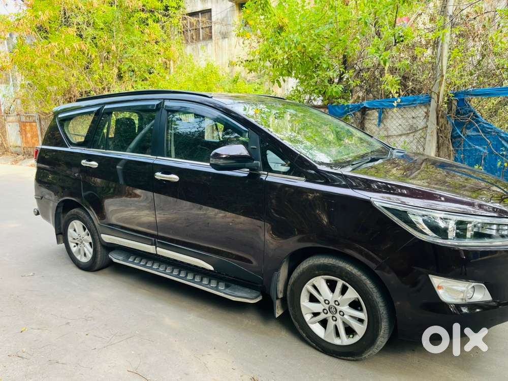 Toyota Innova Crysta - 2.4 G 2017