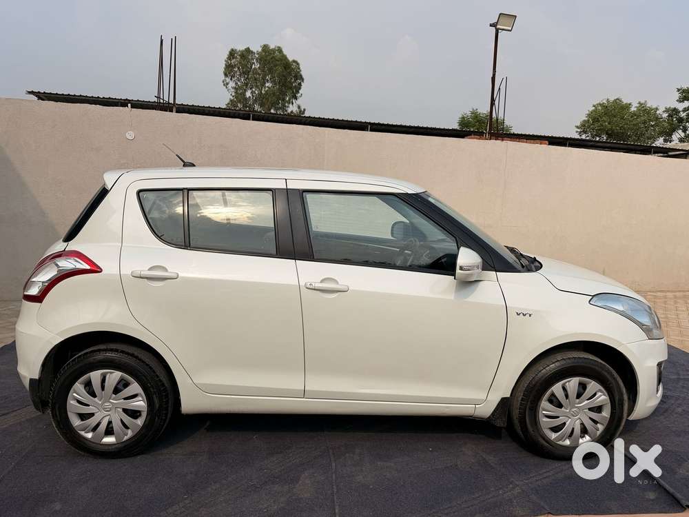 Maruti Suzuki Swift Vxi + Manual, 2016, Petrol