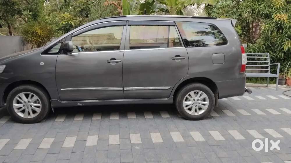 Toyota Innova 2012