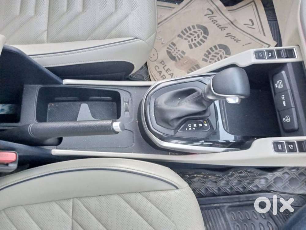 Kia Carens Luxury (o)1.5 Turbo Petrol Dct 7 Str, 2023, Petrol