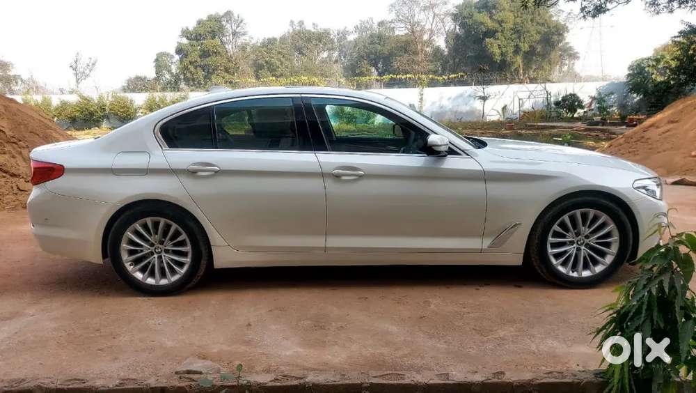 Bmw 5 Series Luxury 2020 With Auto-park Key