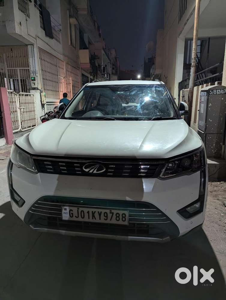 Mahindra Petrol Car 2020
