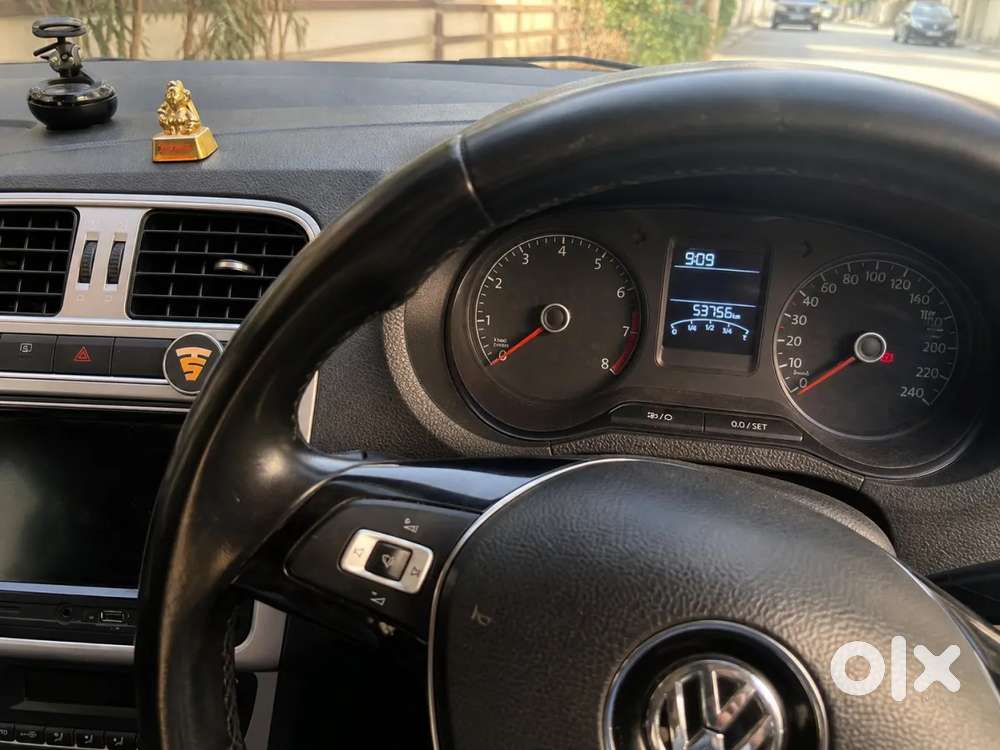 Volkswagen Polo Petrol Highline 1.2l, 2016, Petrol