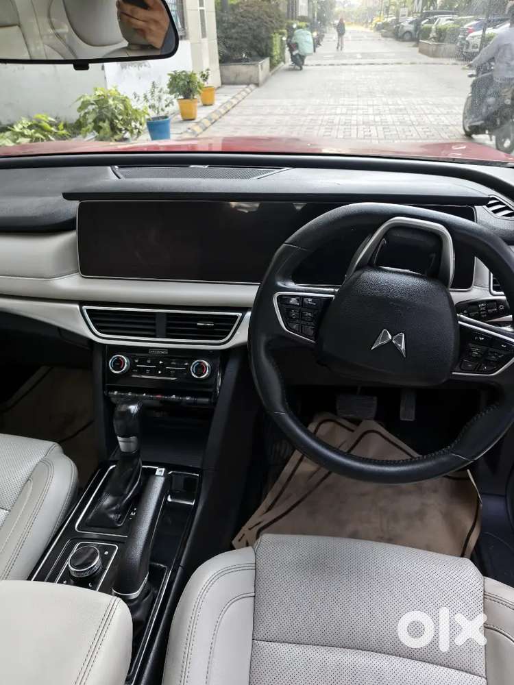 Mahindra Xuv700 Ax7 Automatic 2022 Edition