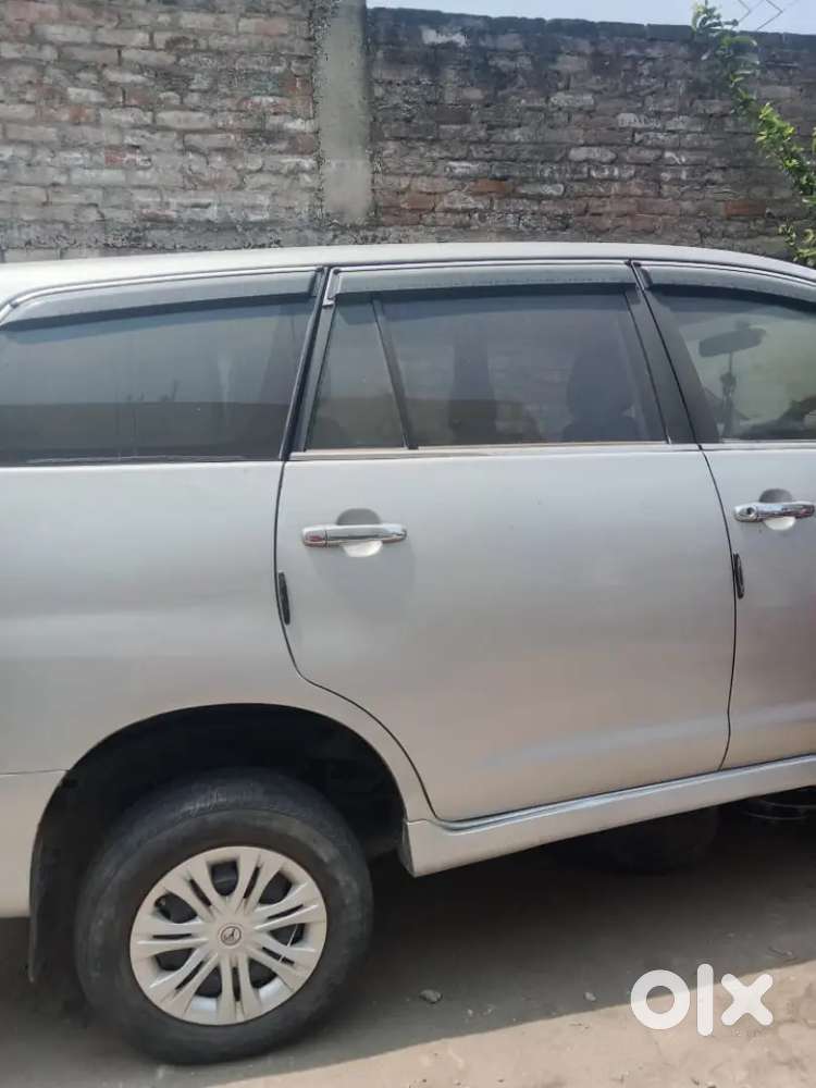 Innova Car H Sab Kuch Okk H Koi Dikkat Nhi H
