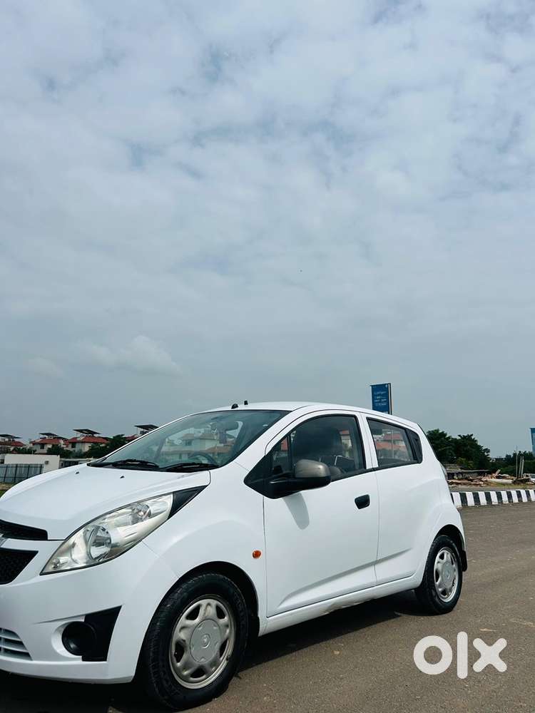Chevrolet Beat Petrol 2013