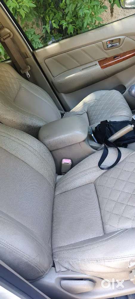 Toyota Fortuner 2011 Diesel 200000 Km Driven
