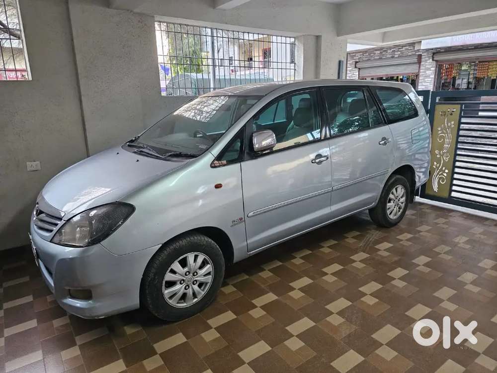 Toyota Innova 2.5 V 2011