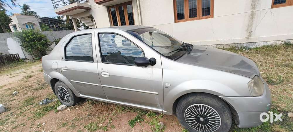 Mahindra Logan Petrol 2009