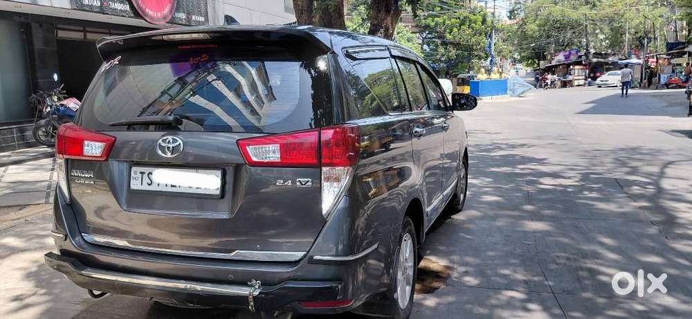 Toyota Innova Crysta 2.4 V 8 Str, 2018, Diesel