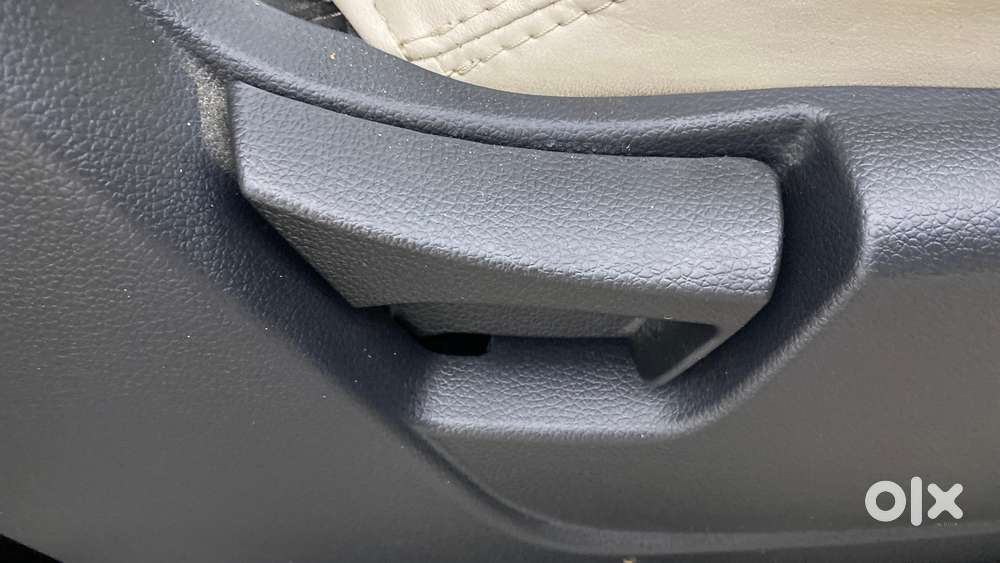 Mahindra Xuv300 1.2 W6 Amt Petrol, 2021, Petrol