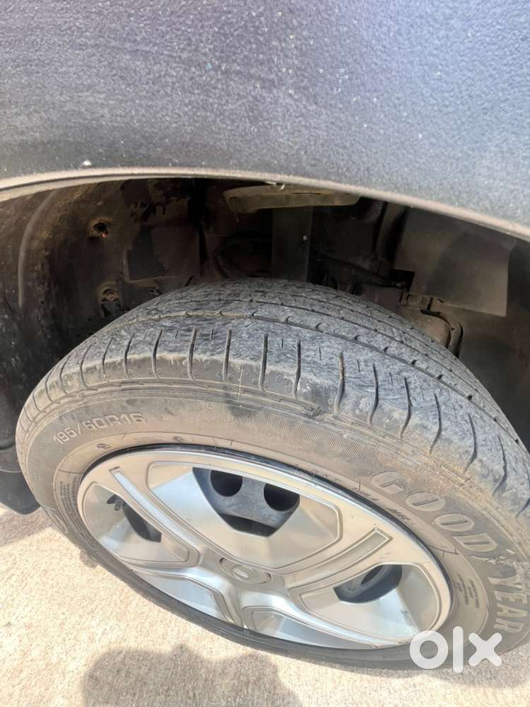 2022 Tata Nexon Xm(s) Petrol (manual) Sunroof  37,000 Km  2nd Owner